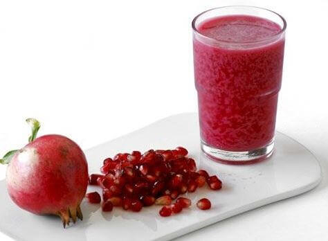 Suco de romã para limpar as artérias