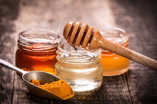 Açafrão e mel para combater a rinite