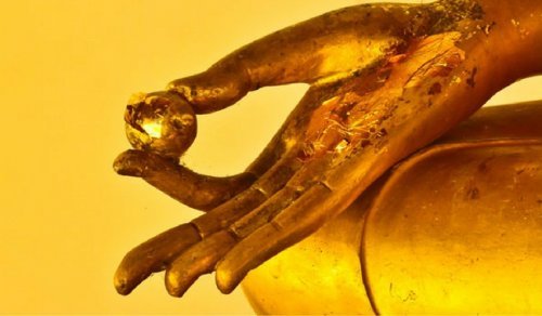 5 posturas tibetanas para rejuvenescer