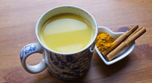 Poderosa bebida de cúrcuma, canela e mel para estimular o seu cérebro Poderosa bebida de cúrcuma, canela e mel para estimular o seu cérebro