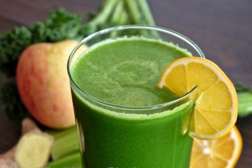 Suco de salsão para pedras nos rins
