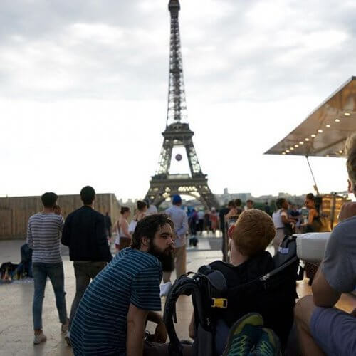 Amigos visitando Paris