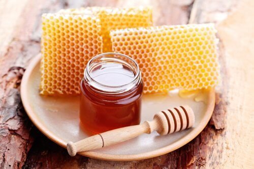 O mel de abelhas ajuda a reduzir a gordura abdominal