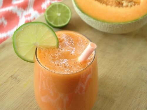 Suco de melão para a retenção de líquidos