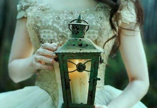 mulher-com-luz