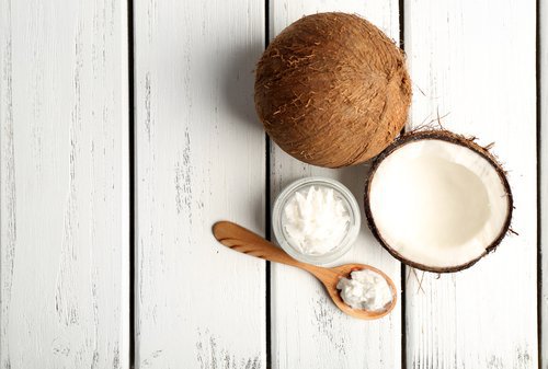 O coco é um alimento alcalino para combater o câncer