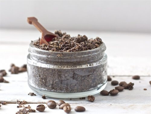Café moído e bicarbonato de sódio