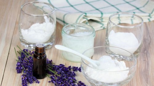 Xampu seco caseiro de lavanda