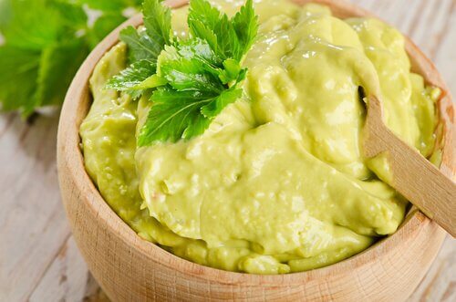 Comer abacate promove a boa digestão