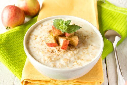 mingau-de-aveia-com-frutas