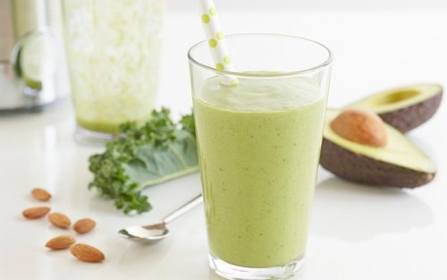 Comer abacate fortalece seu coração