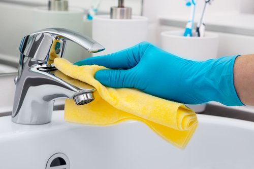 remover-manchas-cal-torneira
