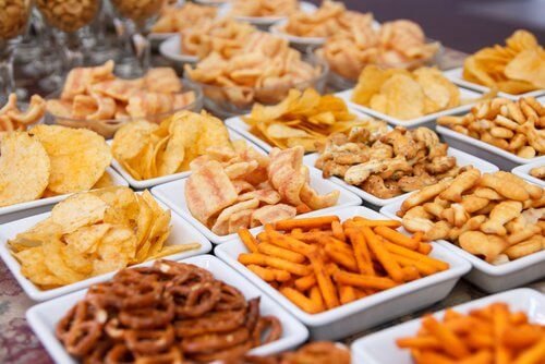 As frituras estão entre os alimentos que podem causar inchaço abdominal