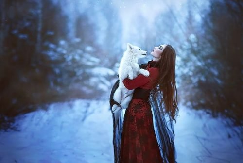 Quando Chapeuzinho enfrentou seus medos, ela vestiu pele de lobo