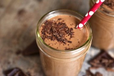 5 motivos pelos quais você não deveria dar achocolatados a seus filhos