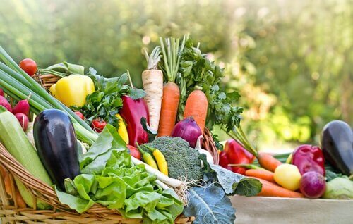 Colocar os alimentos saudáveis ao alcance dos olhos pode te ajudar a perder peso