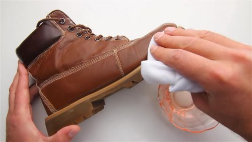 dar-brilho-sapatos
