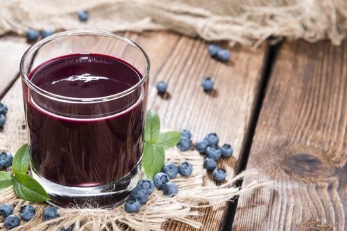 Suco de mirtilo contra a infecção urinária