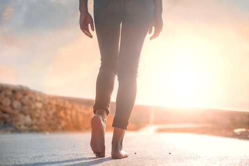 Caminhar é um dos exercícios para controlar a ansiedade