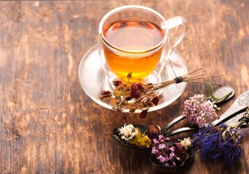 Chá de valeriana para controlar ansiedade nervosa