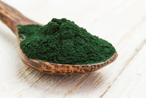 Água verde para desintoxicar seu corpo