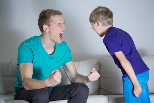 Pai brigando com o filho