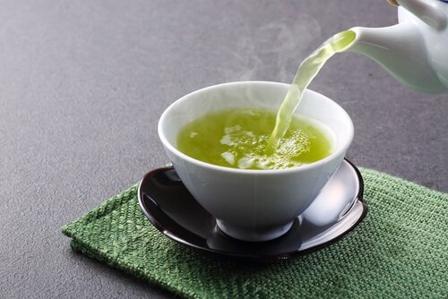 Chá verde para depurar o fígado
