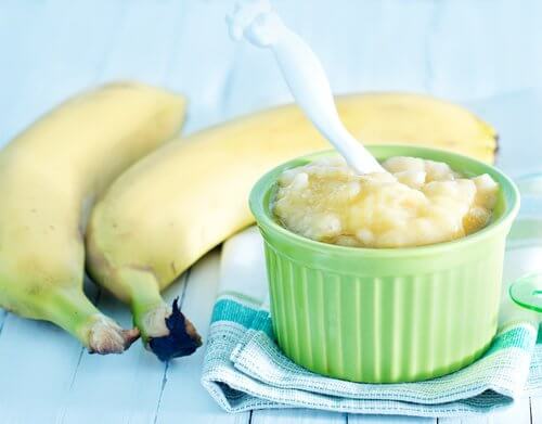 Banana e mel contra as rugas na mãos
