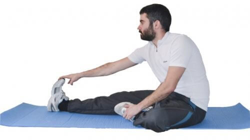 Homem fazendo exercício para ficar em forma