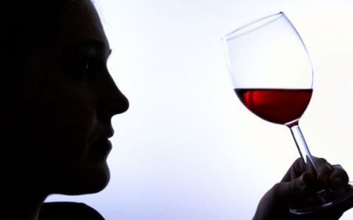 6 sinais de vício em álcool