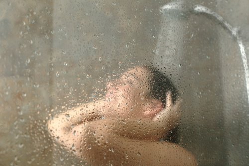 Tomar banho com água muito quente