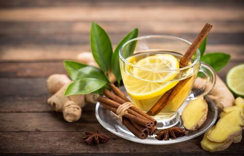 Limonada caseira com canela