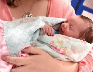 A história de Lynlee Hope, a menina que nasceu duas vezes e comoveu o mundo