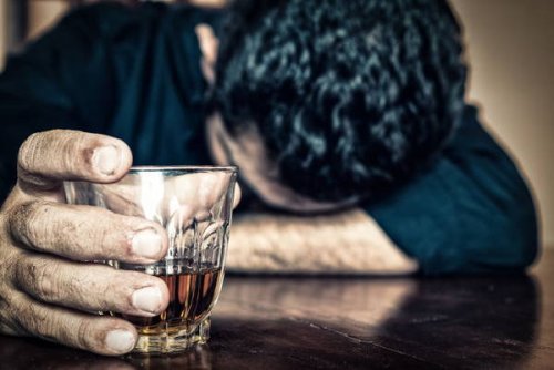 Evitar álcool para prevenir um aneurisma