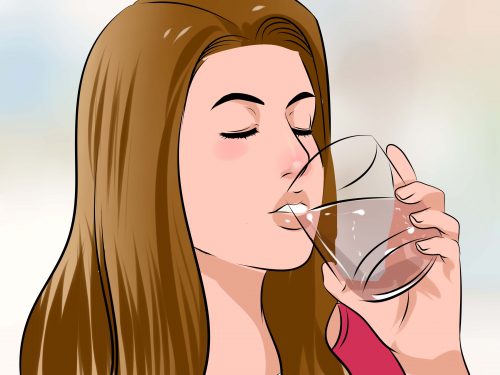 4 razões para beber água morna ao invés de gelada