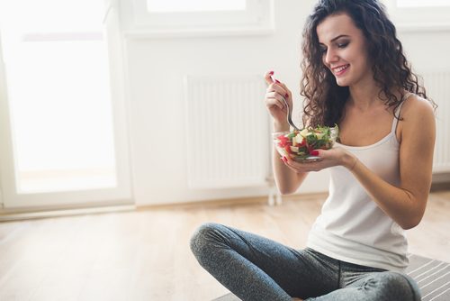 Salada para desinchar o abdômen e perder peso