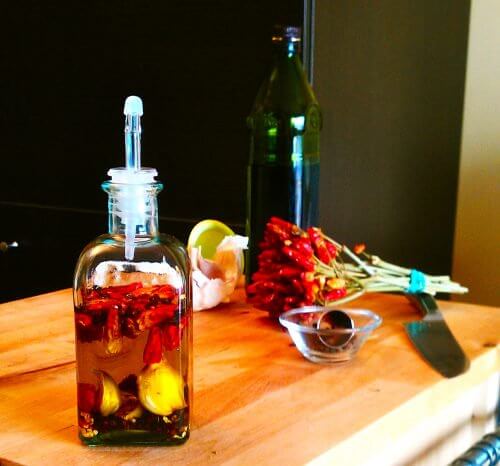 Óleo medicinal de caiena contra dor nas articulações