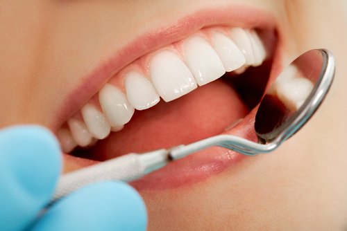 Dentadura saudável sem falta de vitaminas