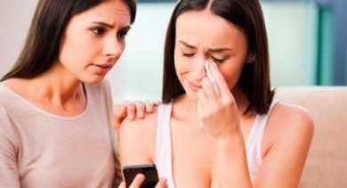 8 comportamentos que ajudam a reconhecer se uma pessoa está se fazendo de vítima