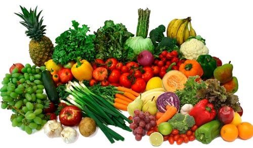 Uma boa alimentação ajuda a tratar o formigamento na pele