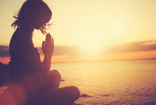 A meditação ajuda a evitar a síndrome do coração partido
