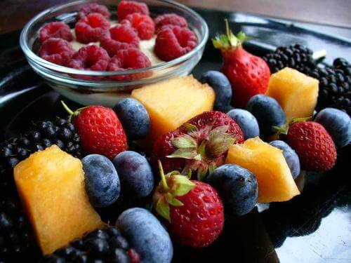 Frutas ricas em antioxidantes para eliminar a flacidez