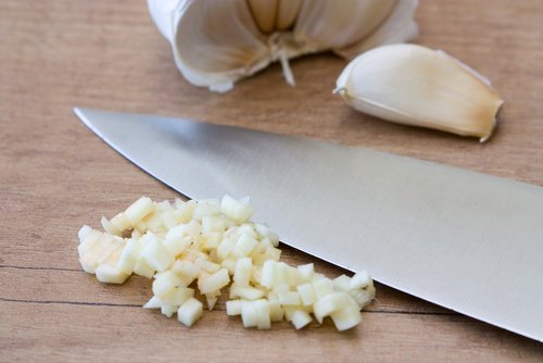 O alho é um dos alimentos com propriedades anti-inflamatórias