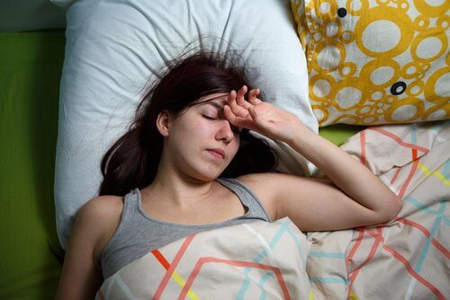 Pode ter febre depois de extrair um dente siso