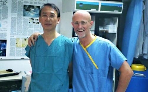 Médicos que relizarão transplante de cabeça
