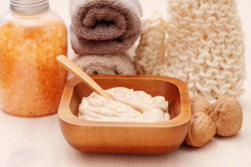 Máscara para cuidar da pele durante a menopausa