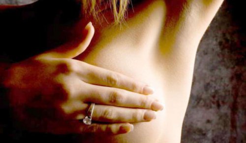 Mudanças no tamanho das mamas podem indicar o câncer de mama