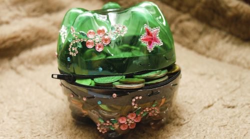 Porta-moedas feito de garrafa plástica