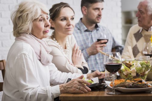 Mulheres que não têm interesse no jantar