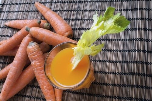 Suco de cenoura para desinflamar o abdômen